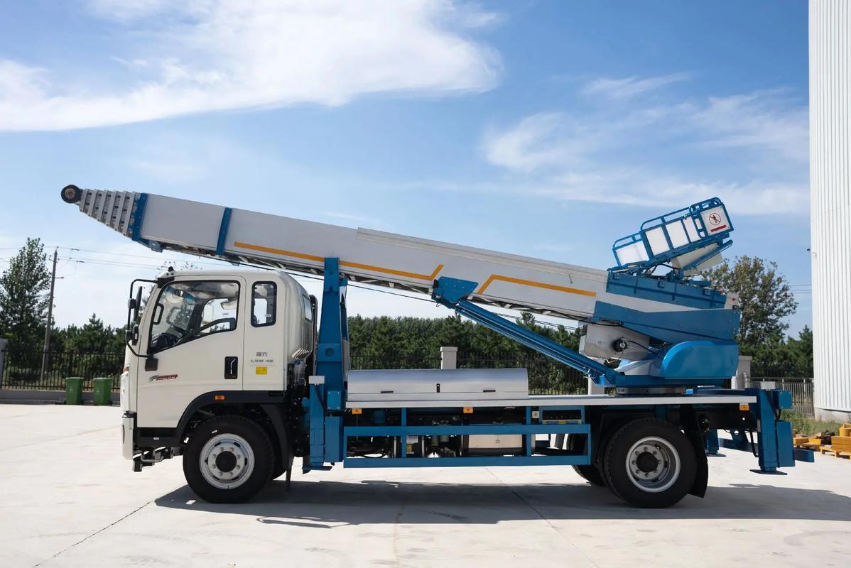 梁山云梯上料车租赁费用