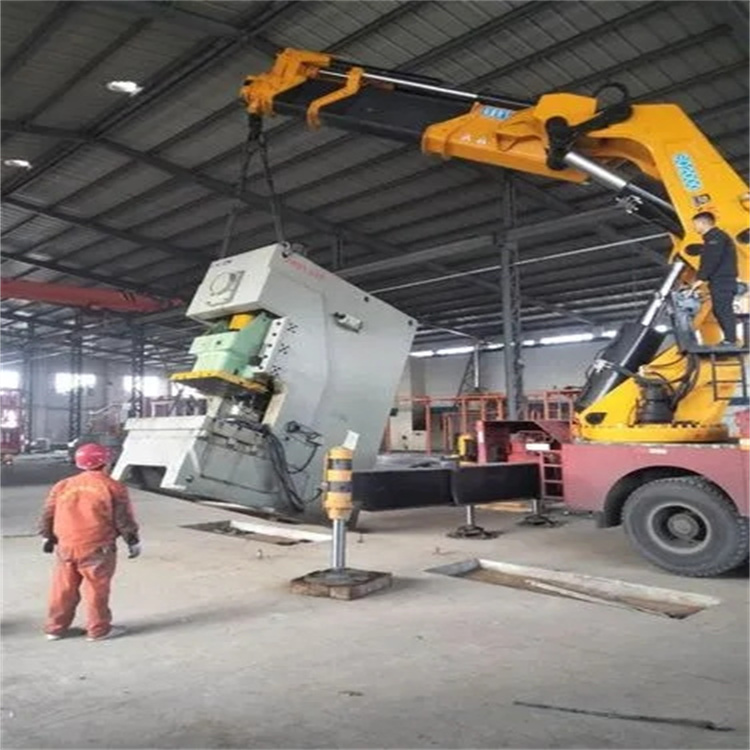 梁山80吨折臂吊车出租附近电话