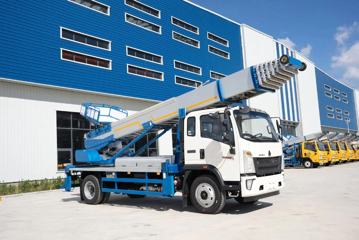 梁山出租云梯车高空作业车 建筑垃圾搬运