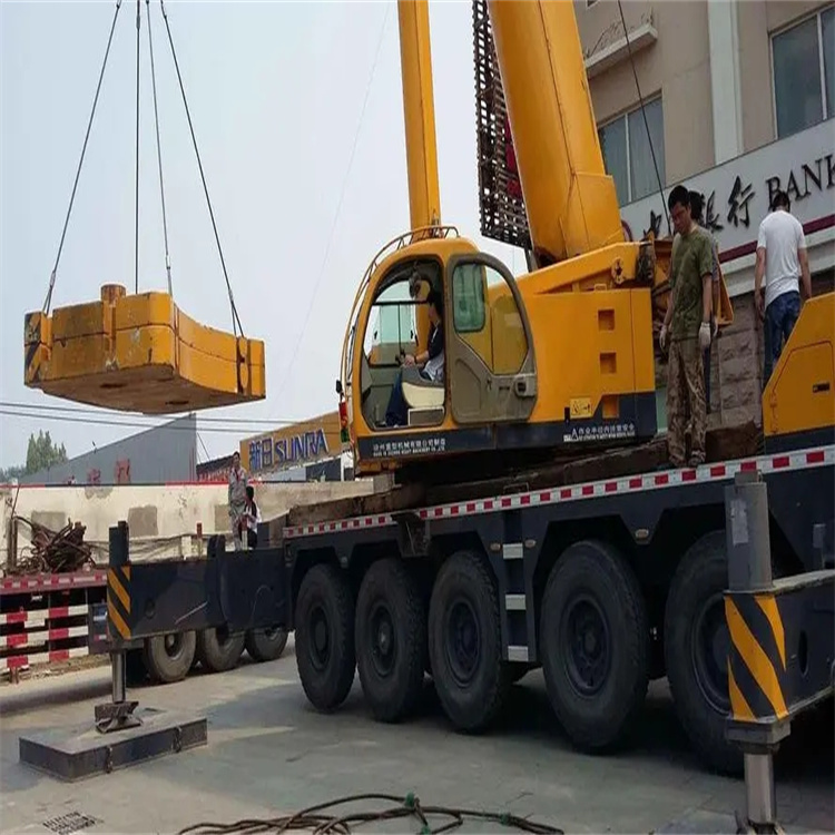 梁山当地吊车出租|机器吊装|75吨|工厂搬迁服务