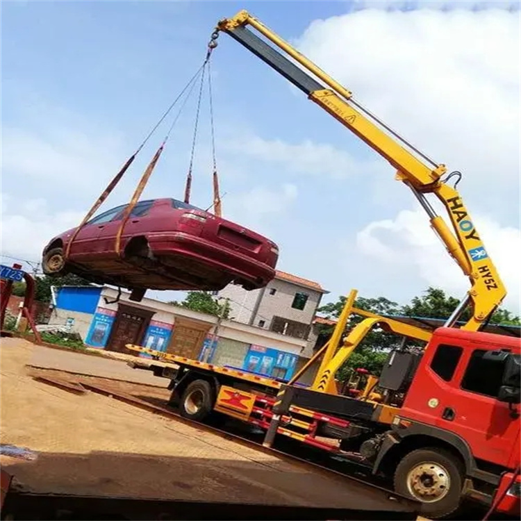 梁山吊车吊汽车的正确方法